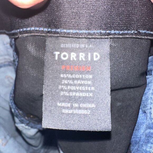 Torrid Bombshell high rise distressed slimming ankle skinny jeans - Picture 3 of 5